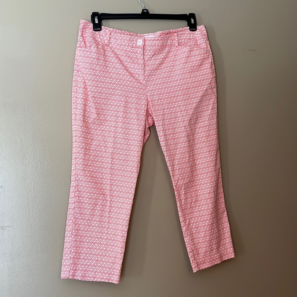 Woman’s New York & Company Short Pants Size 14